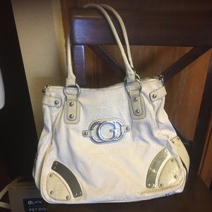Women’s guess handbag
